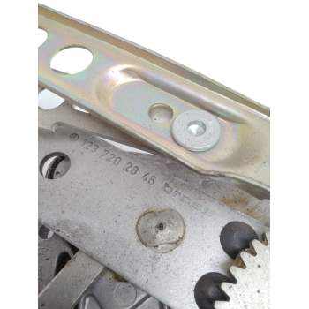 Recambio de elevalunas delantero derecho para mercedes-benz 123 sedán (w123) 250 (123.026) referencia OEM IAM 1237202846  