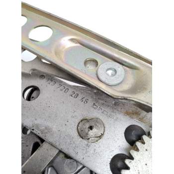 Recambio de elevalunas delantero derecho para mercedes-benz 123 sedán (w123) 250 (123.026) referencia OEM IAM 1237202846  