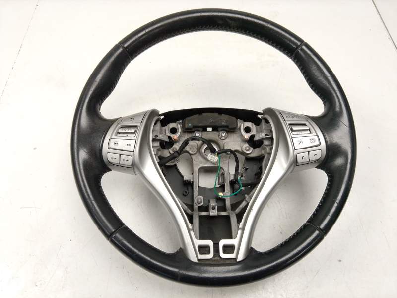 Recambio de volante para nissan pulsar hatchback (c13) 1.2 dig-t referencia OEM IAM 34154207B  