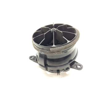 Recambio de aireador derecho para toyota auris (_e18_) 1.3 (nre180_) referencia OEM IAM 5556862280  