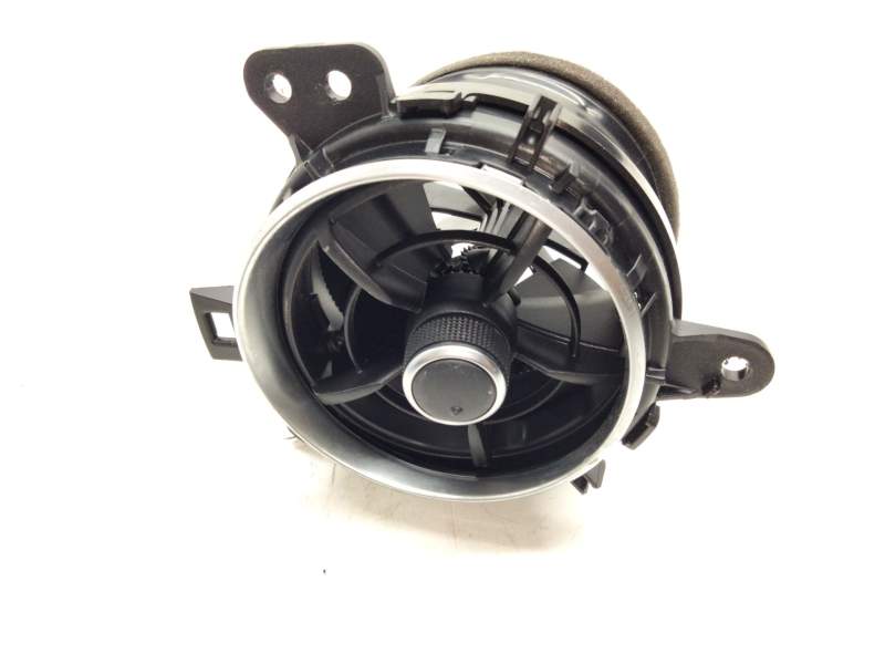 Recambio de aireador izquierdo para toyota auris (_e18_) 1.3 (nre180_) referencia OEM IAM 5556862280  