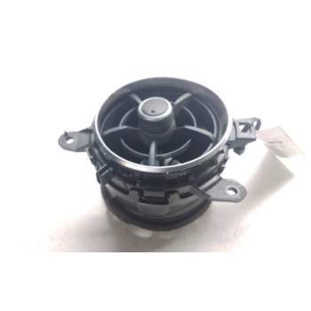 Recambio de aireador derecho para toyota auris hybrid active referencia OEM IAM 5556862280  