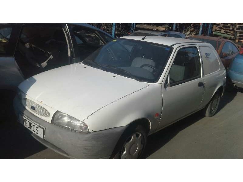 ford fiesta berlina del año 1998