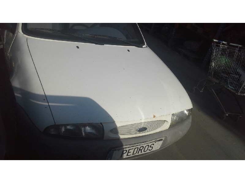 ford fiesta berlina del año 1998