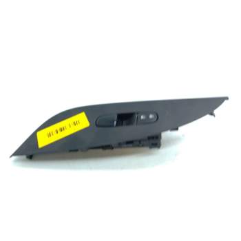MANDO ELEVALUNAS DELANTERO DERECHO 8096032L0A 