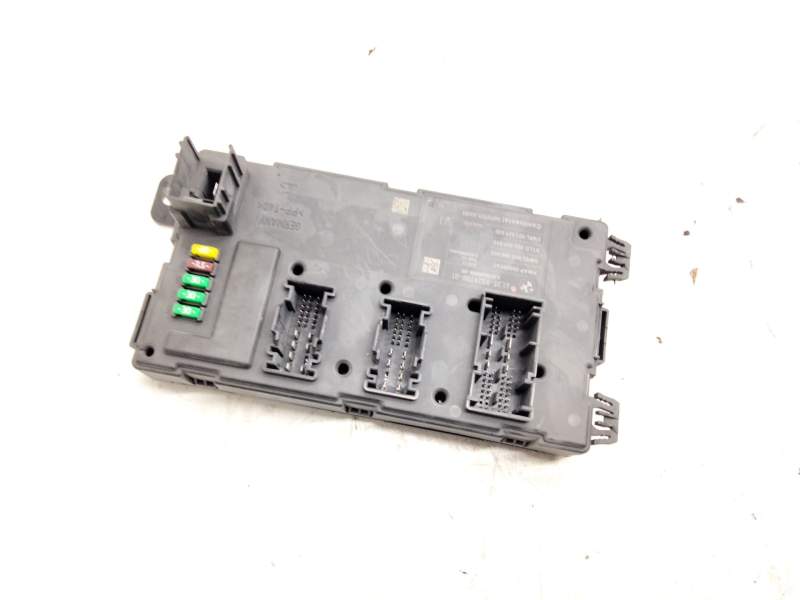 Recambio de caja fusibles para bmw 3 touring (f31) 318 d referencia OEM IAM 61359329700  