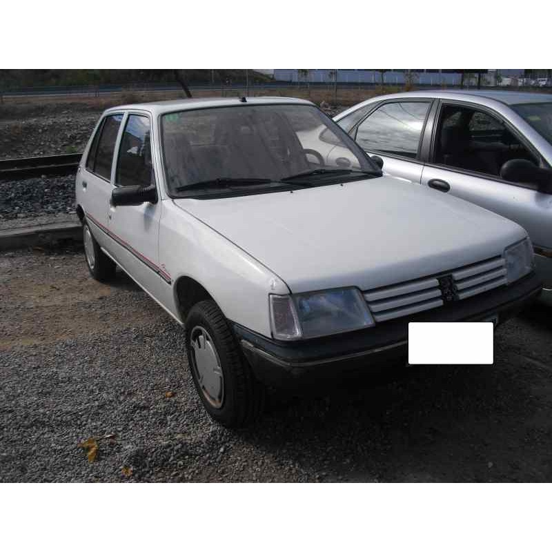 peugeot 205 berlina del año 1992