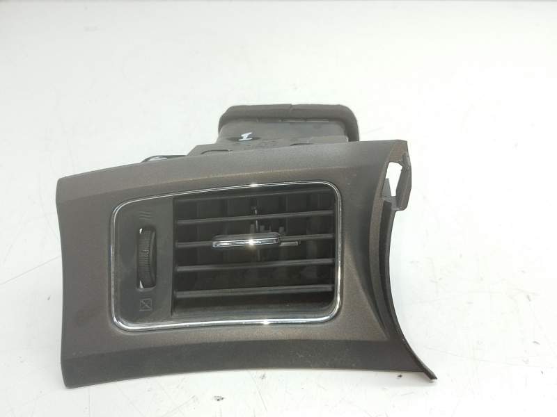 Recambio de aireador izquierdo para nissan pulsar hatchback (c13) 1.2 dig-t referencia OEM IAM 687613ZL0A  