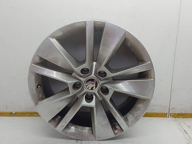 Recambio de llanta aluminio para skoda karoq (nu7, nd7) 1.5 tsi referencia OEM IAM 57A601025J  