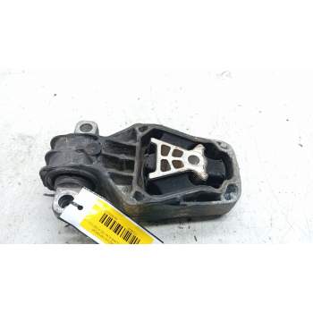 SOPORTE MOTOR DERECHO INFERIOR A2462401209 