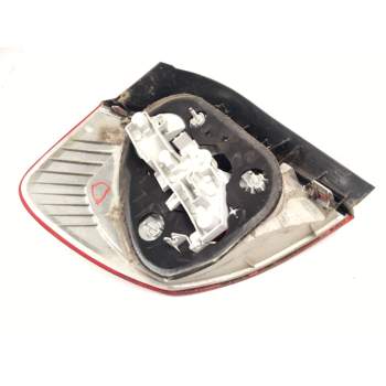 Recambio de piloto trasero derecho para bmw 1 (e87) 120 i referencia OEM IAM 7131298  