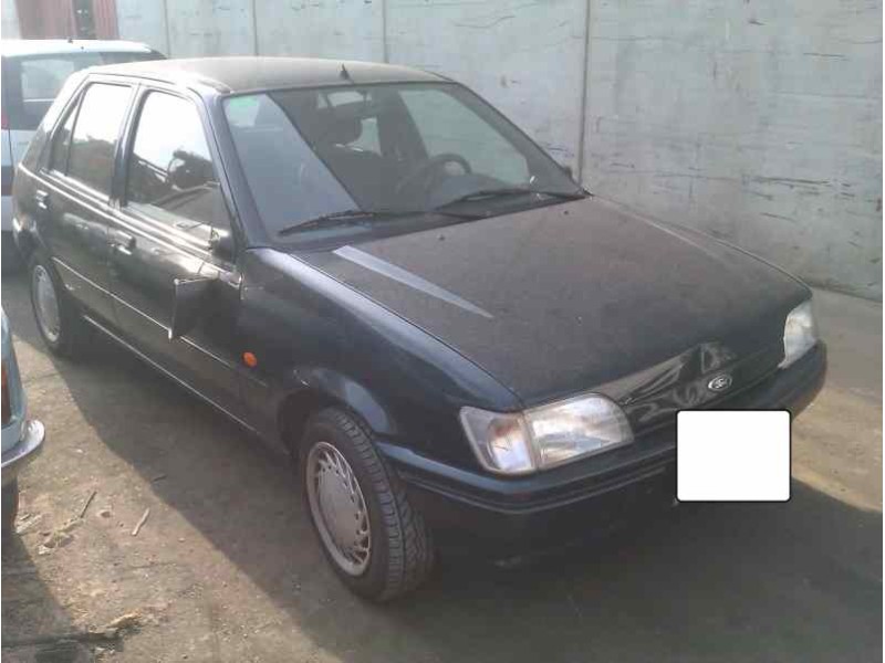 ford fiesta berlina del año 1995