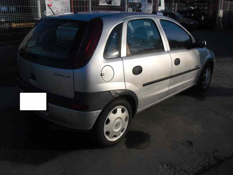 opel corsa c del año 2001