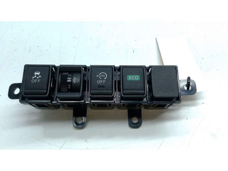 Recambio de mando multifuncion para nissan pulsar hatchback (c13) 1.2 dig-t referencia OEM IAM 689TU3ZL0A  
