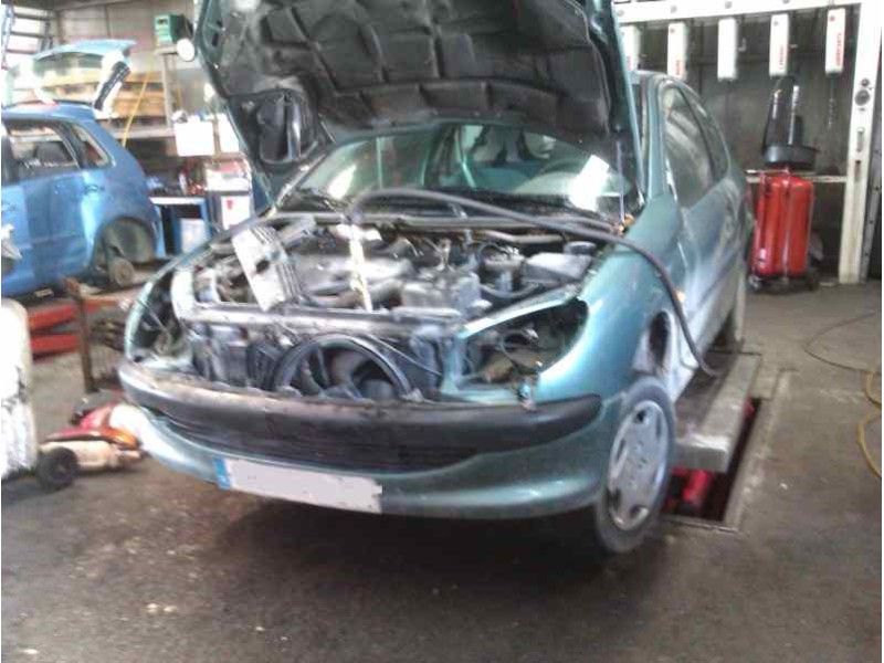 peugeot 206 berlina del año 1999