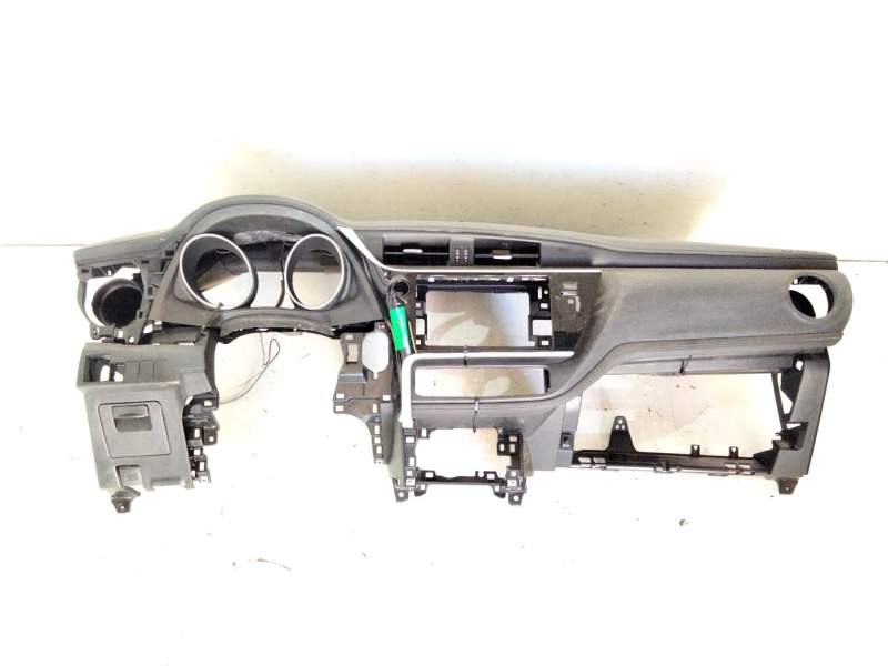 Recambio de salpicadero para toyota auris referencia OEM IAM   