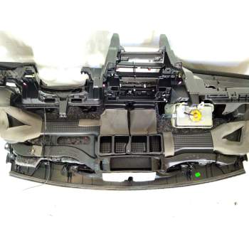 Recambio de salpicadero para toyota auris referencia OEM IAM   