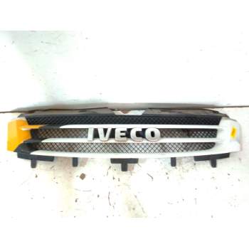 Recambio de rejilla delantera para iveco daily vi furgoneta 33s11, 35s11, 35c11 referencia OEM IAM 38028010105  