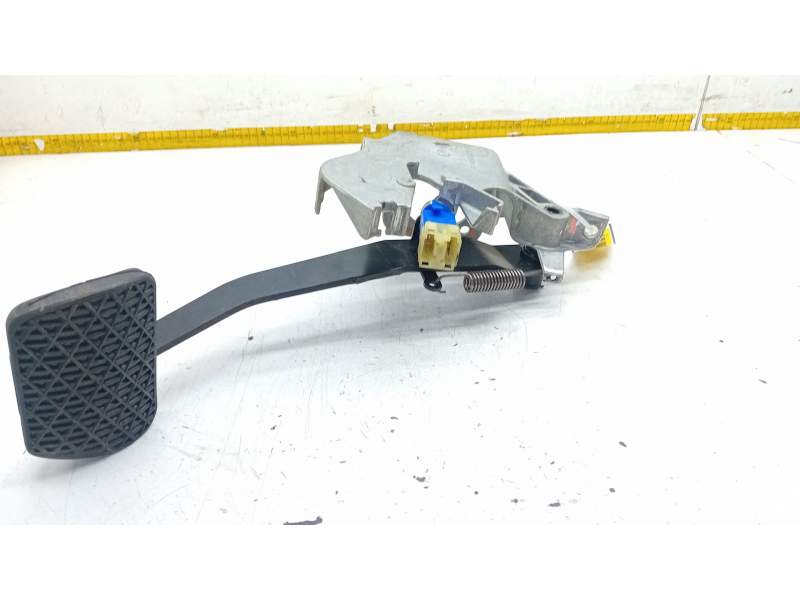 Recambio de pedal freno para mercedes-benz clase c (w202) c 180 (202.018) referencia OEM IAM A2102900619  