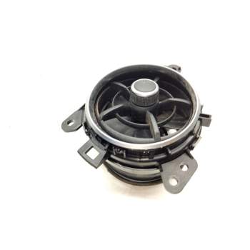 Recambio de aireador derecho para toyota auris referencia OEM IAM 5556862280  