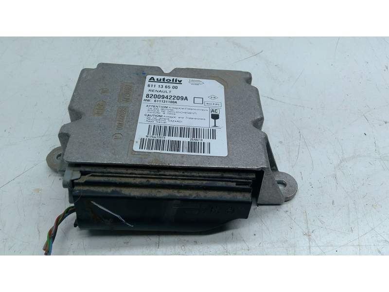 Recambio de centralita airbag para opel movano b pritsche/kipper/koffer 2.3 cdti referencia OEM IAM 8200942209A  
