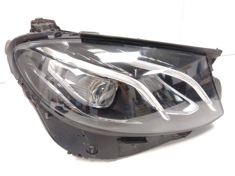 Recambio de faro derecho para mercedes-benz clase e (w213) e 220 d (213.004) referencia OEM IAM A2139064004  