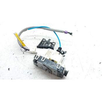 CERRADURA PUERTA DELANTERA IZQUIERDA A2040085899 