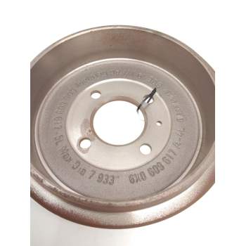 Recambio de tambor freno trasero para seat ibiza iii (6l1) 1.2 referencia OEM IAM 6X0609617 600609617 