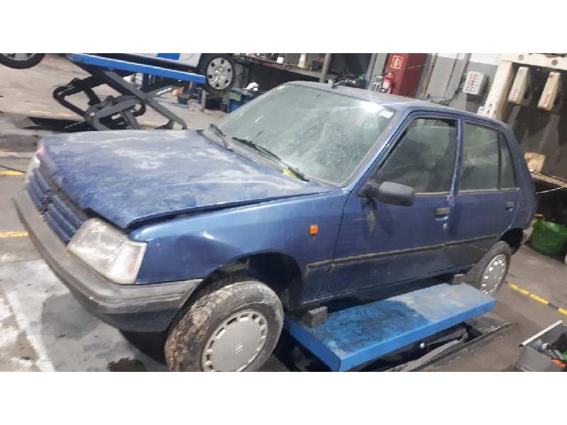 peugeot 205 berlina del año 1998