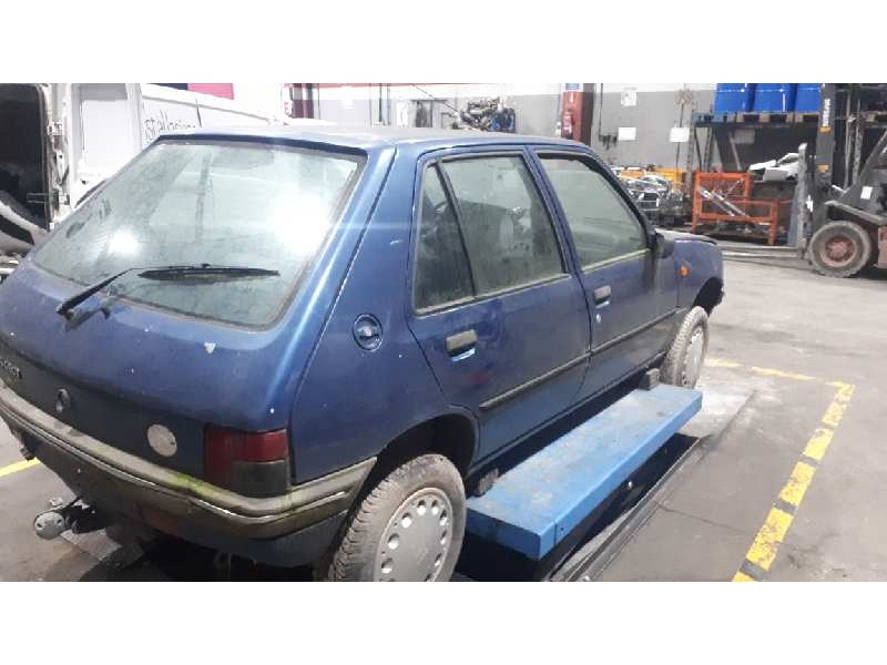 peugeot 205 berlina del año 1998