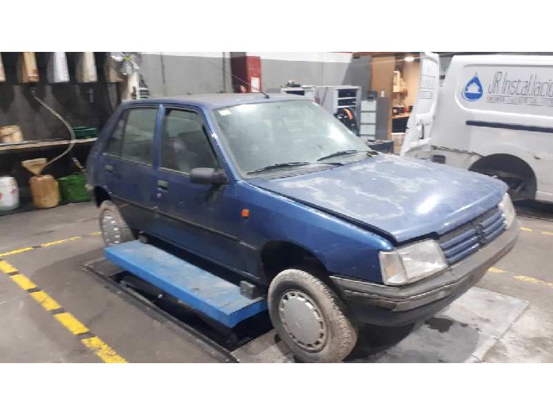 peugeot 205 berlina del año 1998