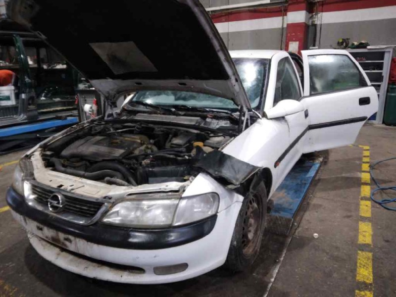 opel vectra b berlina del año 1997