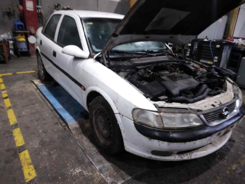 opel vectra b berlina del año 1997