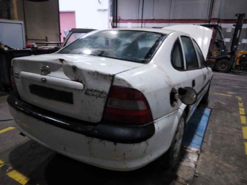 opel vectra b berlina del año 1997
