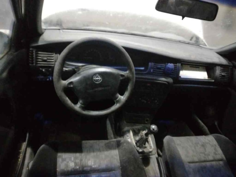 opel vectra b berlina del año 1997