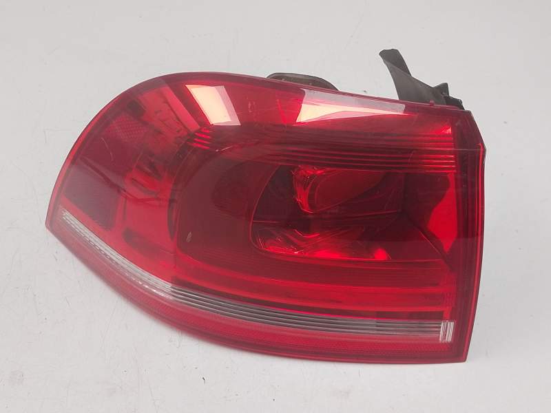 Recambio de piloto trasero izquierdo para volkswagen touareg (7p5, 7p6) 3.0 v6 tdi referencia OEM IAM 7P6945095D  