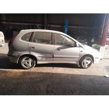 nissan almera tino (v10) del año 2001