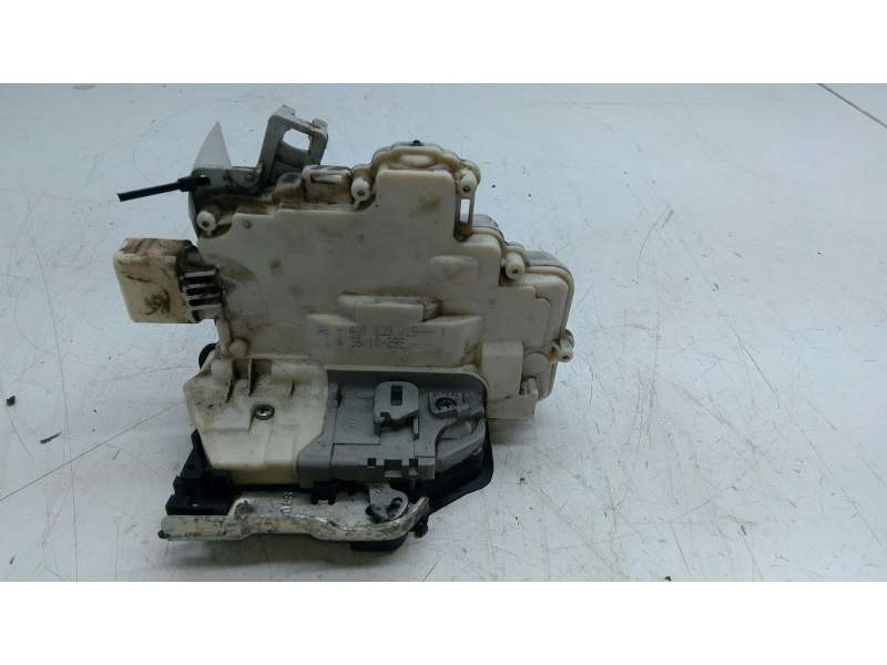 Recambio de cerradura puerta trasera izquierda para volkswagen touareg (7p5, 7p6) 3.0 v6 tdi referencia OEM IAM 4G0839015  
