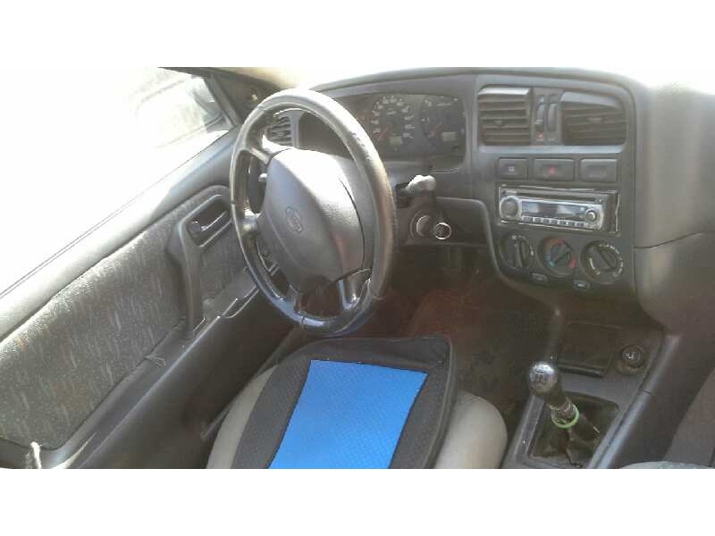 nissan primera berlina (p11) del año 1997