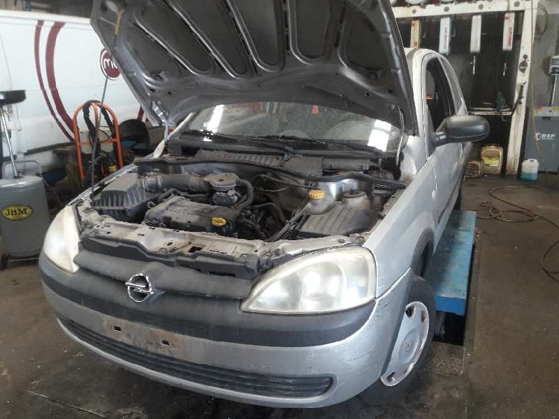 opel corsa c del año 2001