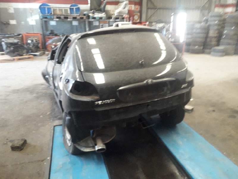 peugeot 206 berlina del año 2004