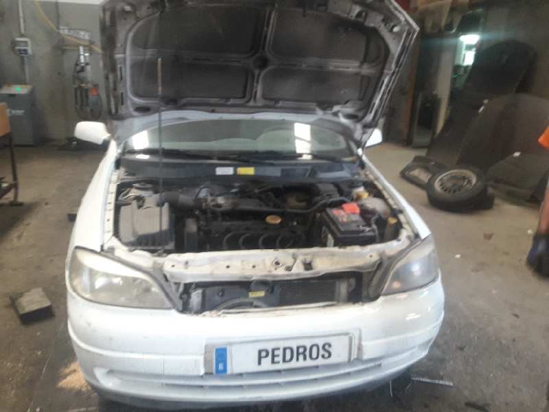 opel astra g berlina del año 2002