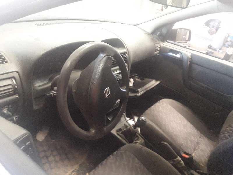 opel astra g berlina del año 2002