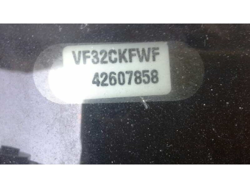 peugeot 206 berlina del año 2003