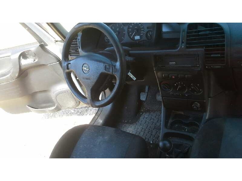 opel zafira a del año 1999
