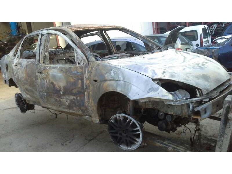ford focus berlina (cak) del año 2003