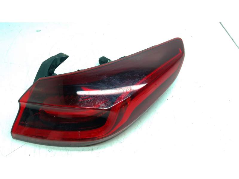 Recambio de piloto trasero derecho para kia xceed (cd) 1.4 t-gdi referencia OEM IAM 92402J7300  
