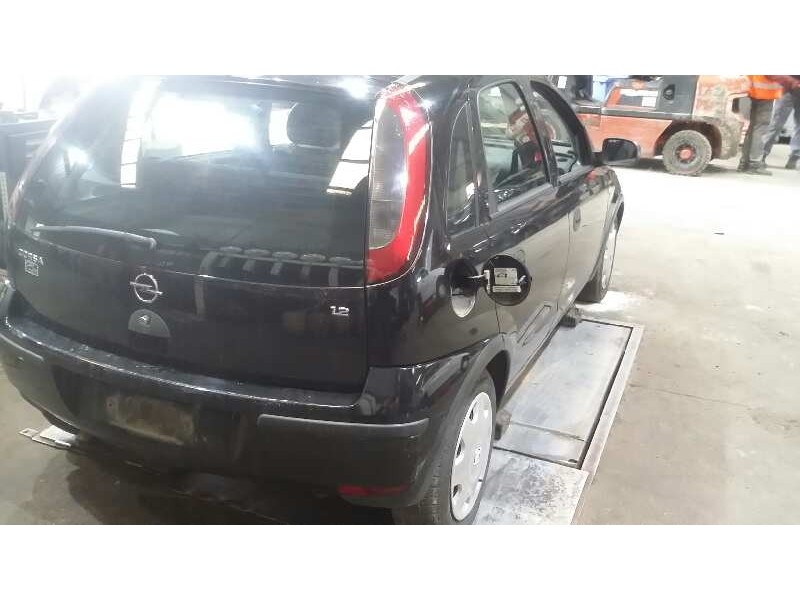 opel corsa c del año 2004