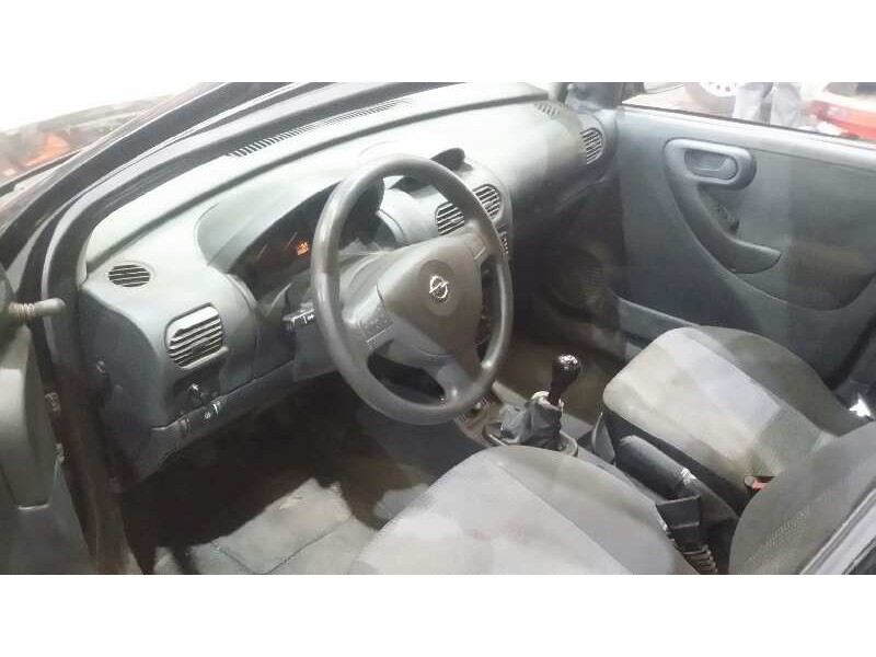 opel corsa c del año 2004