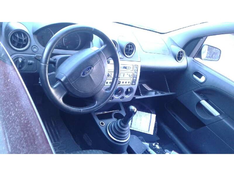 ford fiesta (cbk) del año 2005